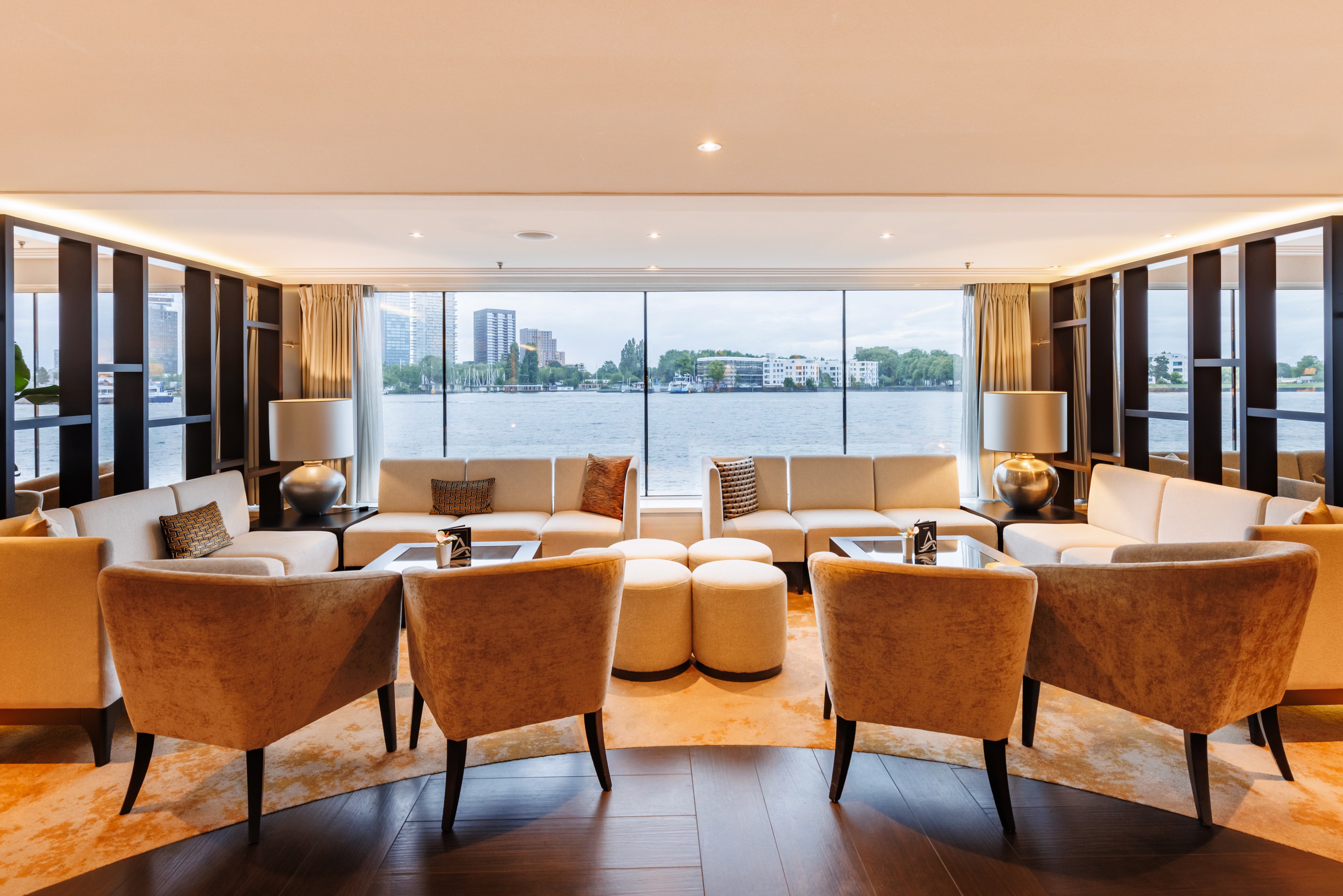 Avalon Panorama - Panorama Lounge